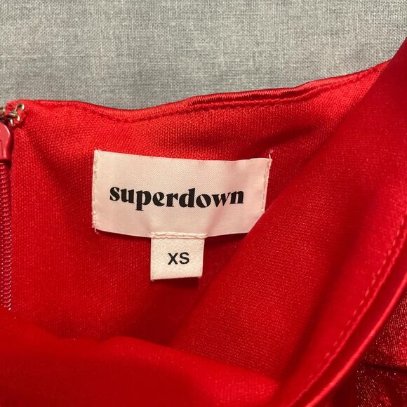 Superdown Mini dress with side slits - Picture 2 of 8